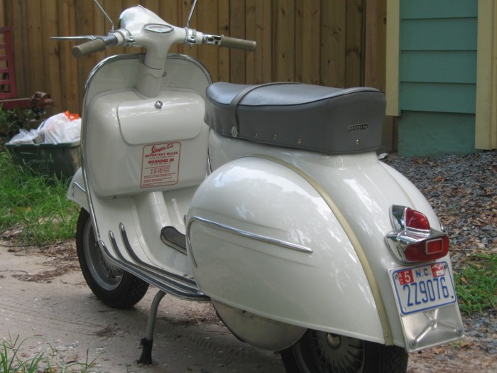 1964Vespa_02_700.jpg